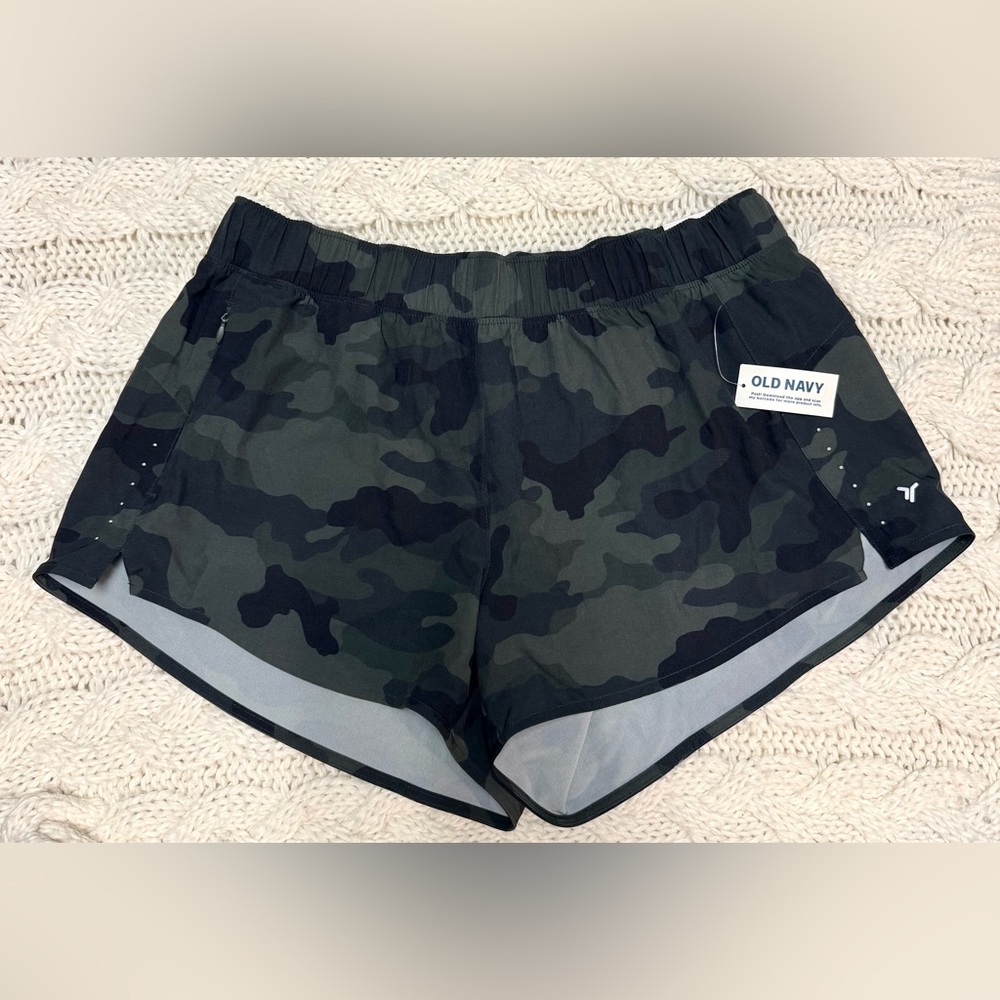 Old Navy Women's Athletic Camo Shorts
